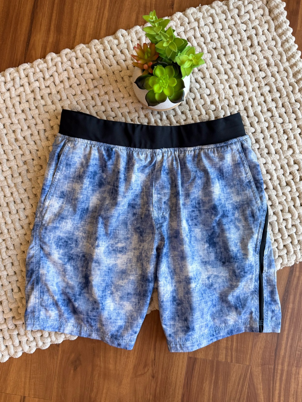 V1RYA | Men’s Tech Short Series 7” Hybrid Shorts | Abstract Blue Print | Medium